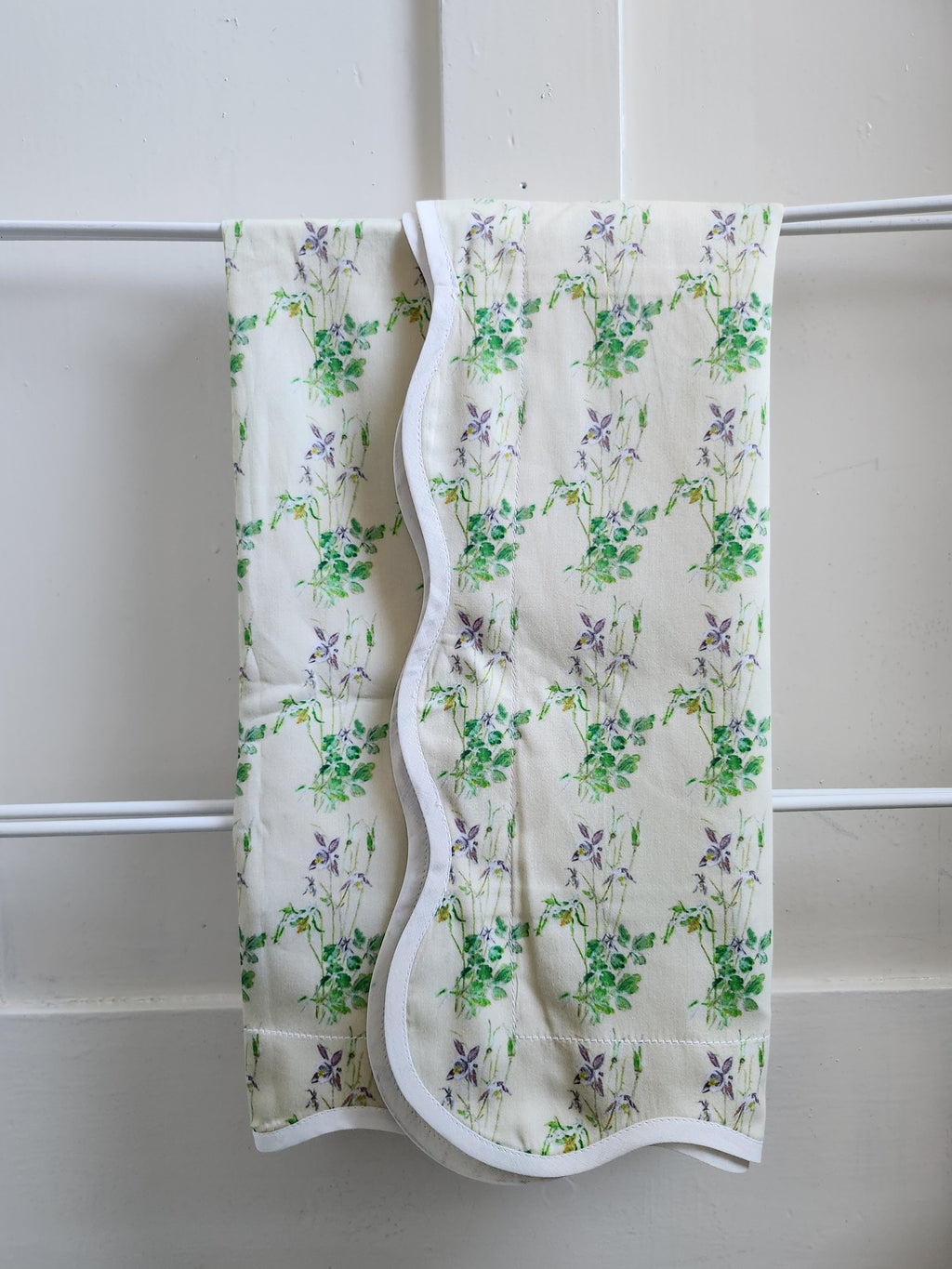 LITTLE AQUILEGIA PILLOW SHAM